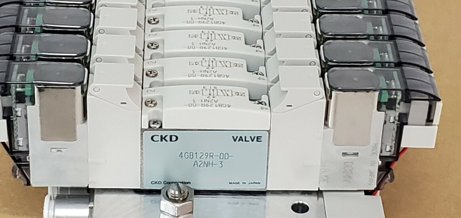 NIB CKD M4GB120R-C6-T6G1WHD-8-3 MANIFOLD OPP3-1G CC-LINK W/ 4GB129R-00-A2NH-3