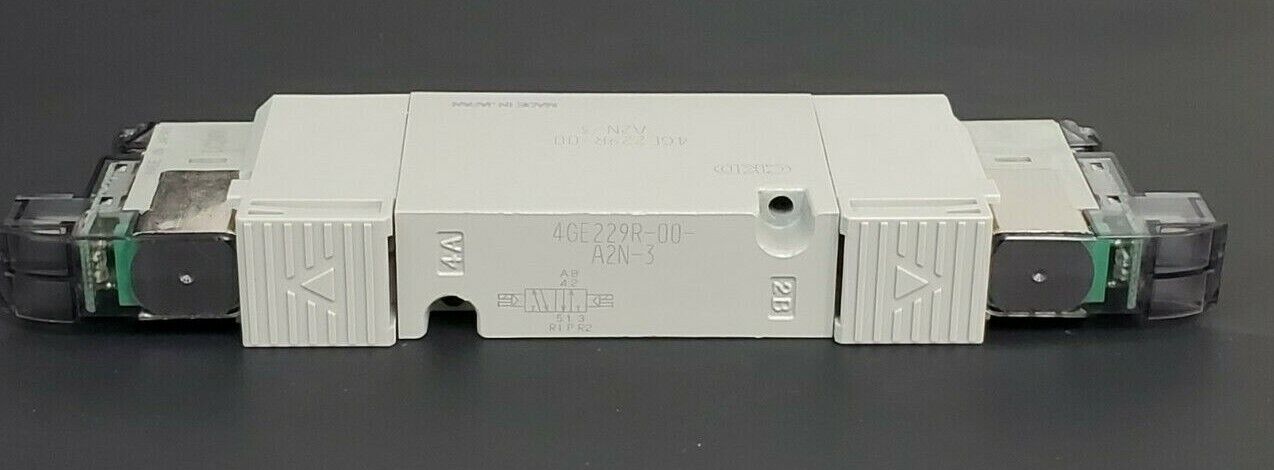 NIB CKD 4GE229R-00-A2N-3 SOLENOID VALVE 4GE229R00A2N, DC24V