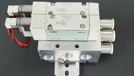 NIB CKD M4GB310R-C10-E2D-2-3 VALVE MANIFOLD ASSEMBLY DC24V M4GB310RC10E2D23