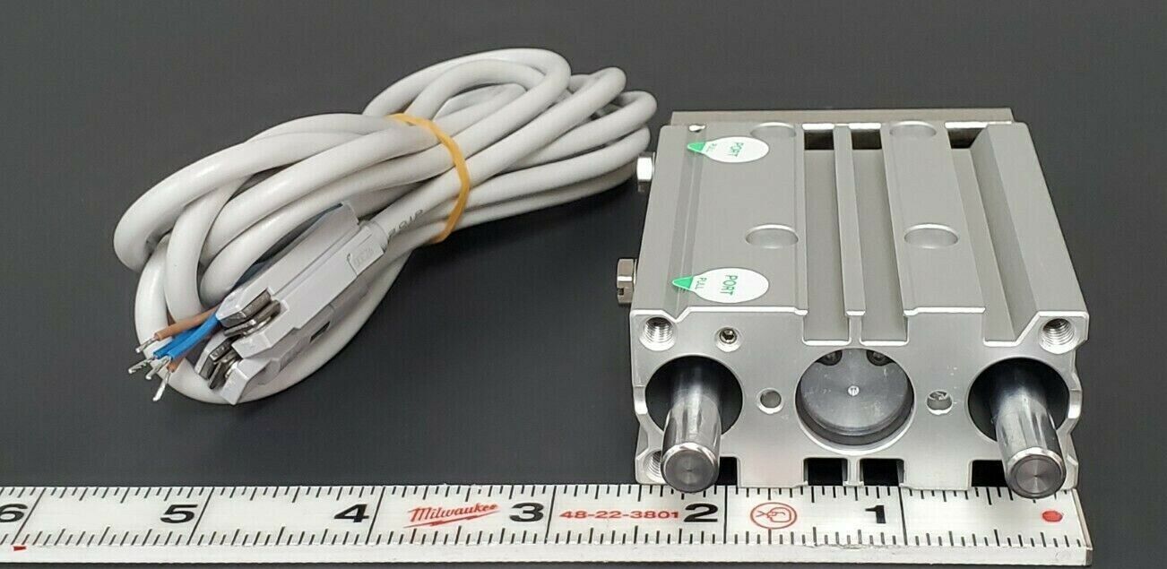 NEW CKD STGB-1640 CYLINDER STGB1640 W/ TWO T2YH REED SWITCHES