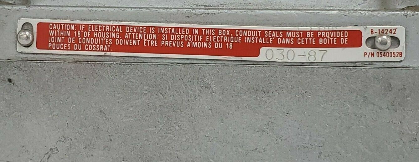 HUBBELL KILLARK XCS-0B24-GL CLI 120V GRN PL CV (CS)