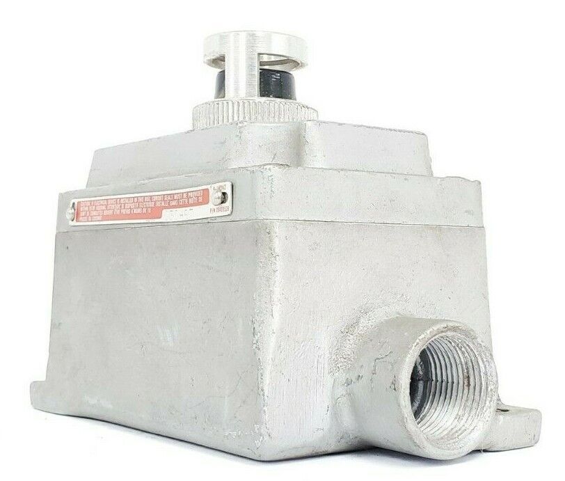 HUBBELL KILLARK XCS-0B24-GL CLI 120V GRN PL CV (CS)