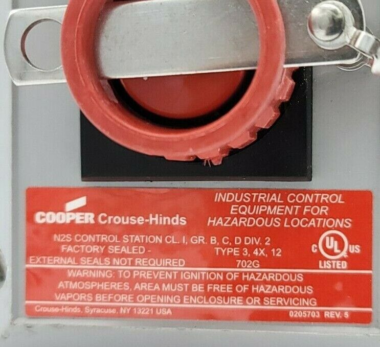 COOPER CROUSE-HINDS N2S CONTROL STATION 2 BUTTON