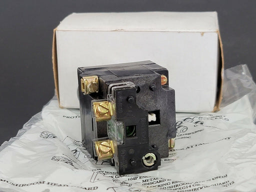 NIB GENERAL ELECTRIC CR104PBT10A3S2 ILLUM PUSHBUTTON TRANSFORMER 120V CR104P
