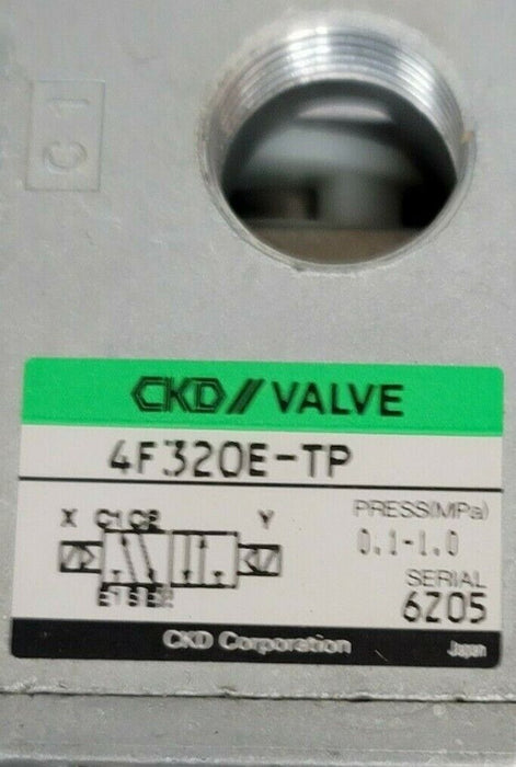NIB CKD 4F320E-10-TP SOLENOID VALVE 4F320E10TP VOLTS: AC200V