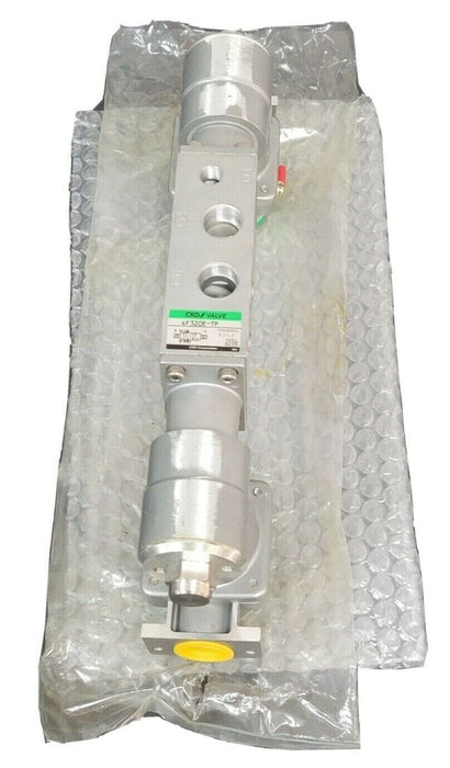 NIB CKD 4F320E-10-TP SOLENOID VALVE 4F320E10TP VOLTS: AC200V