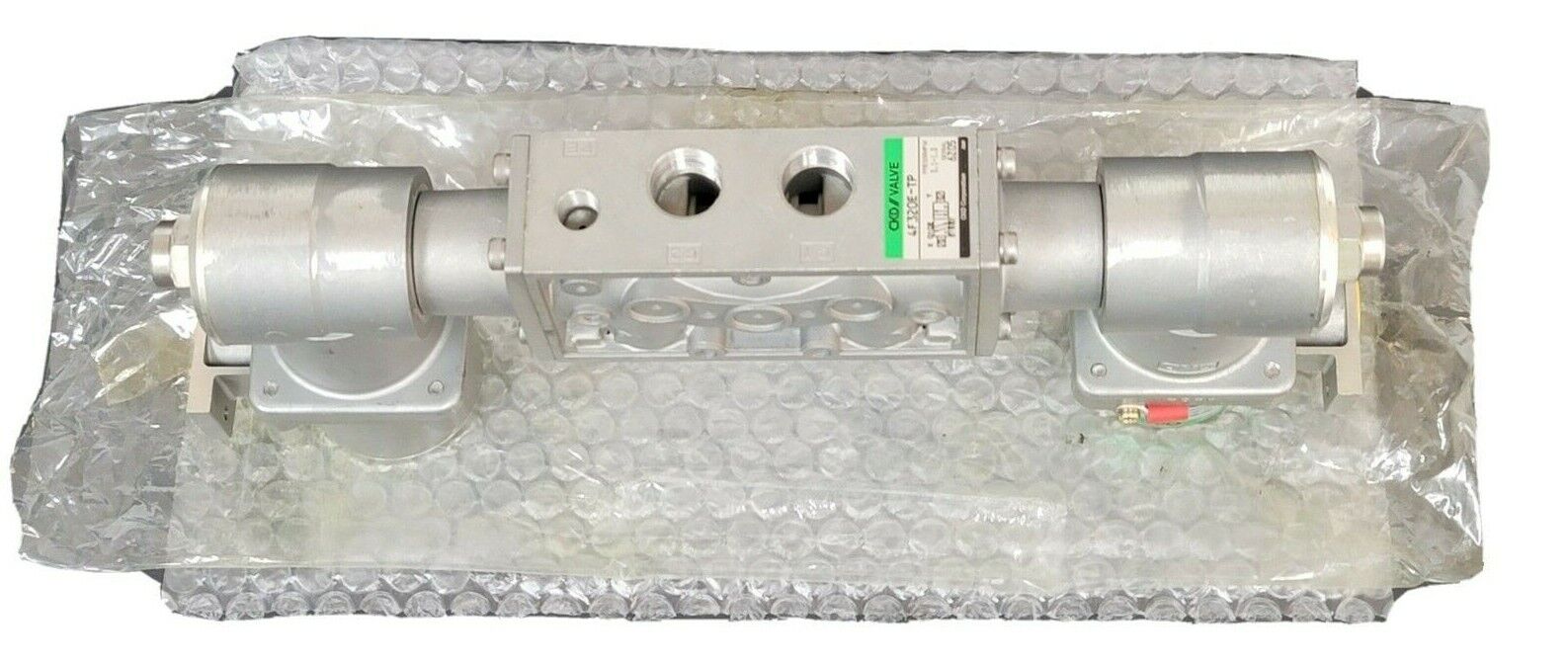 NIB CKD 4F320E-10-TP SOLENOID VALVE 4F320E10TP VOLTS: AC200V