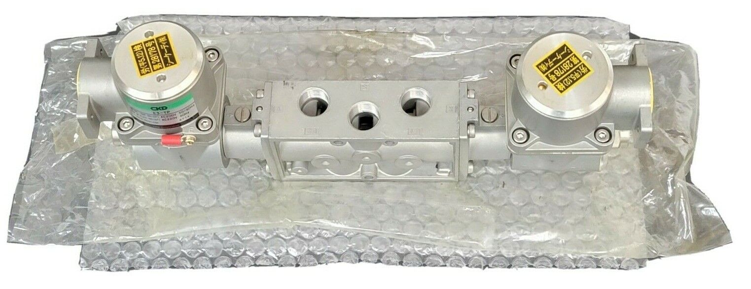 NIB CKD 4F320E-10-TP SOLENOID VALVE 4F320E10TP VOLTS: AC200V
