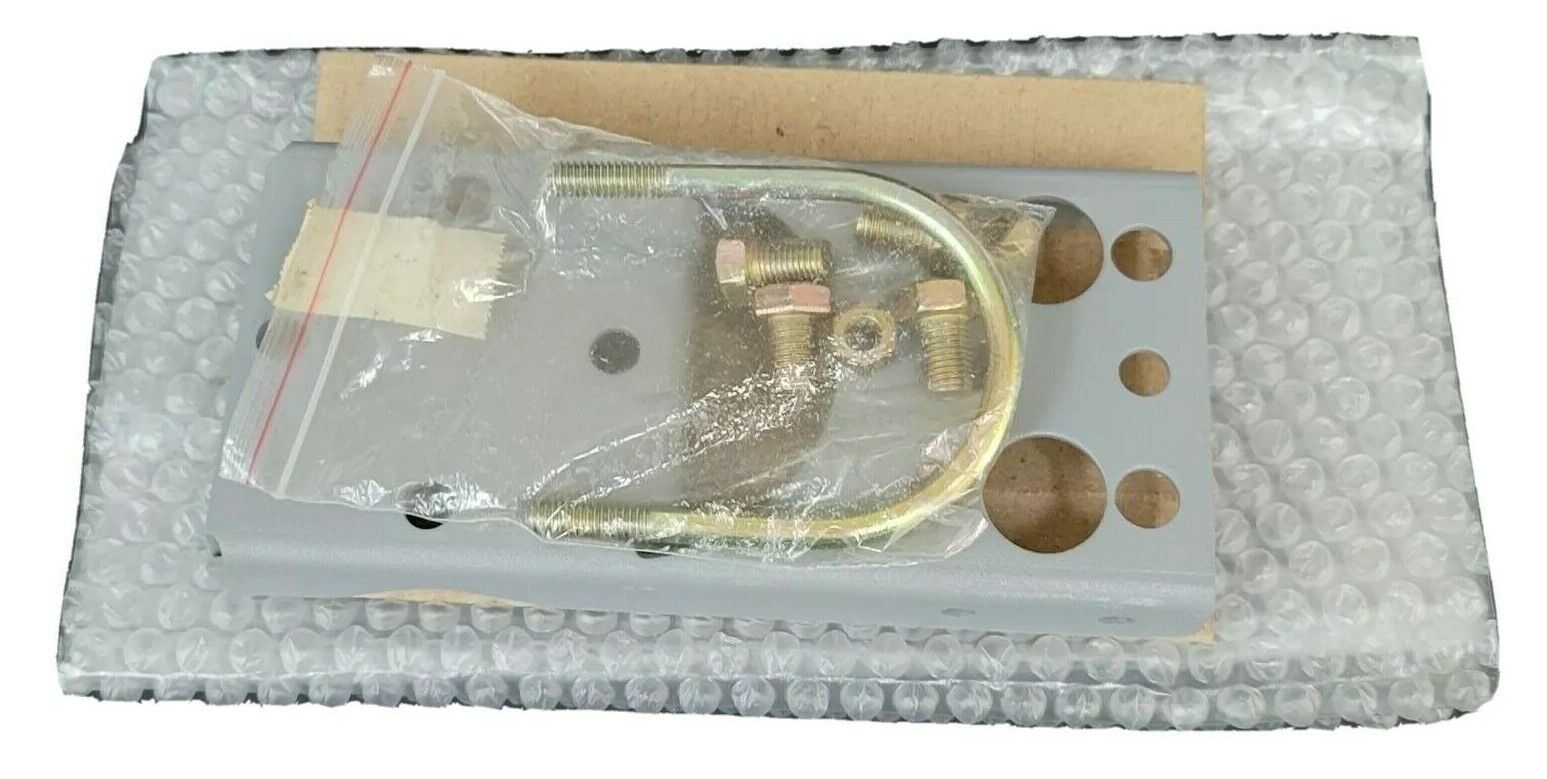 NEW INVENSYS FOXBORO N0141-ZT MOUNTING BRACKET SET. 4 SCREWS 2 NUTS U BAR