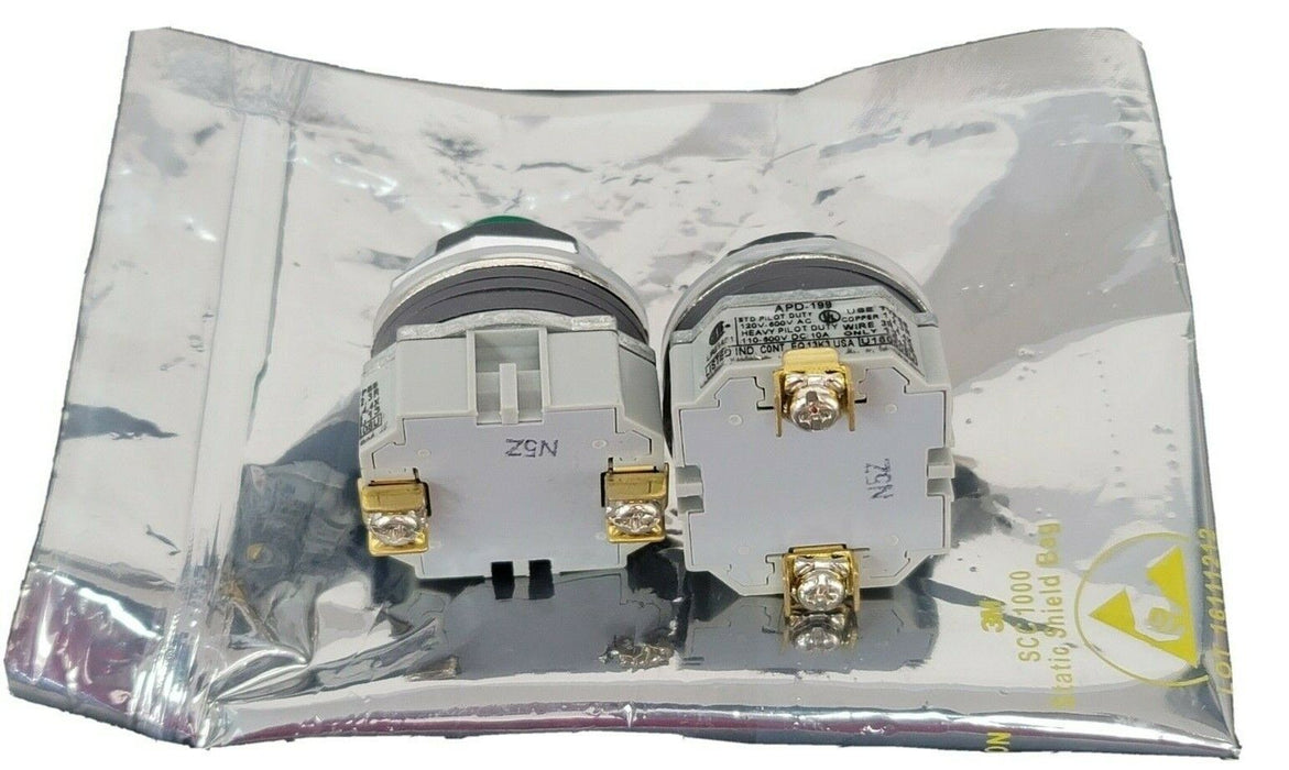 LOT OF 2 IDEC APD199DN-G-120V DOME PILOT LIGHTS 10A 120VAC 30MM GREEN