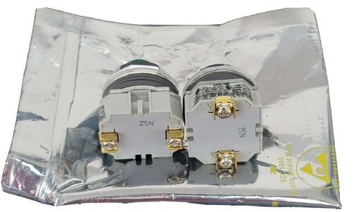 LOT OF 2 IDEC APD199DN-G-120V DOME PILOT LIGHTS 10A 120VAC 30MM GREEN