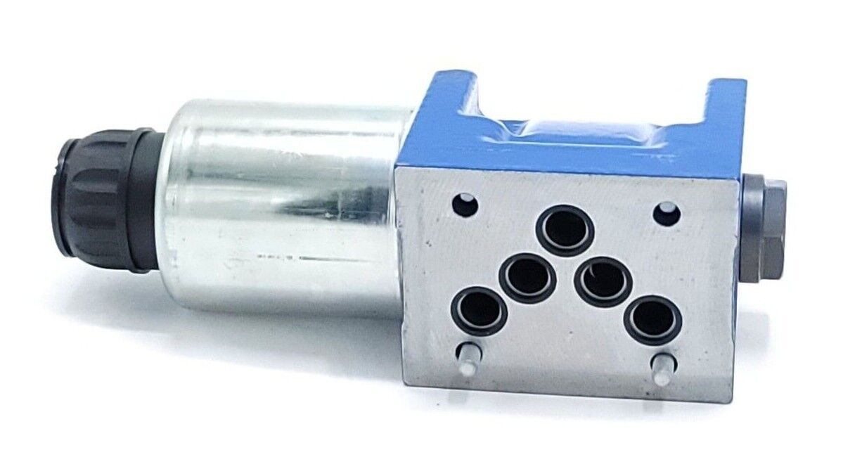 NEW BOSCH REXROTH 5-4WE 10 J2B50/EG24N9K4/M CONTROL VALVE R901328321