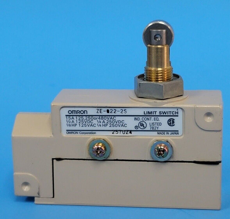 LOT OF 2 NEW OMRON ZE-Q22-2s LIMIT SWITCHES ZEQ222A