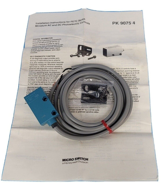 NIB HONEYWELL FE7C-RT2V-M PHOTOELECTRIC SENSOR FE7CRT2VM, 85-250 VOLTS AC