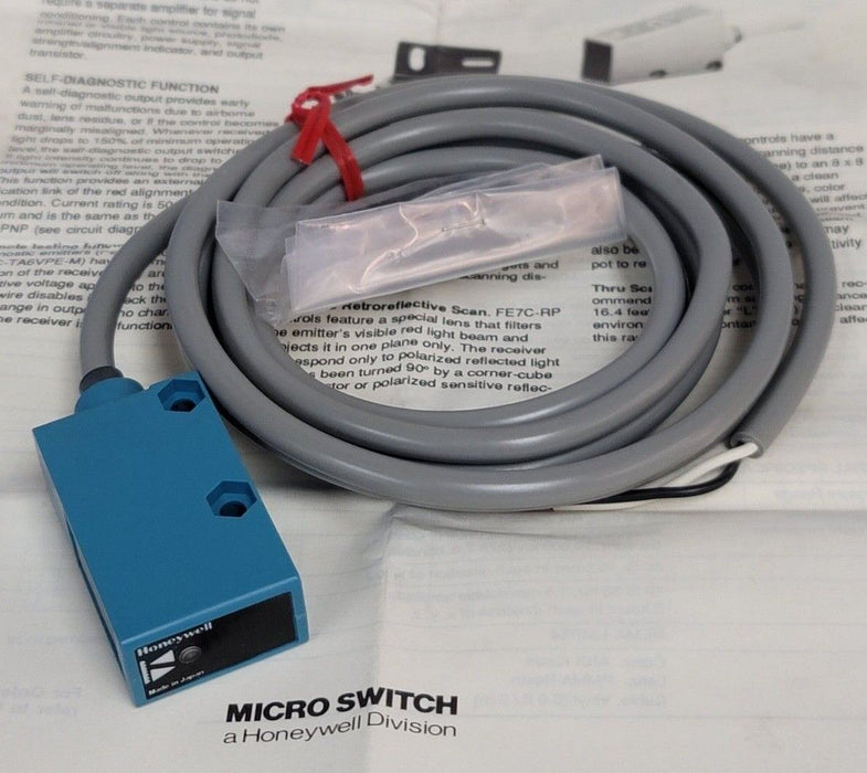 NIB HONEYWELL FE7C-RT2V-M PHOTOELECTRIC SENSOR FE7CRT2VM, 85-250 VOLTS AC