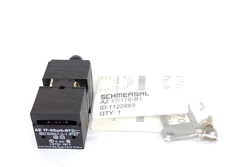 NEW SCHMERSAL AZ 17-02ZRK-ST SAFETY SWITCH W/ AZ 17/170-B1 KEY