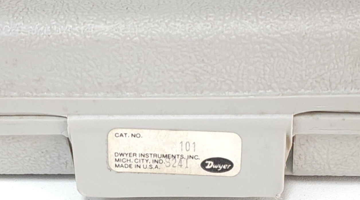 NEW DWYER INSTRUMENTS 101 SOLID PLASTIC PORTABLE GAGE