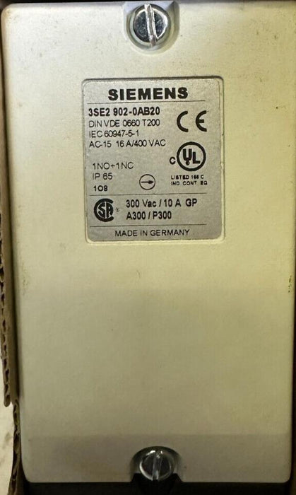 NEW SIEMENS 3SE2 902-0AB20 / 3SE29020AB20 FOOT SWITCH W/O PROTECTIVE COVER