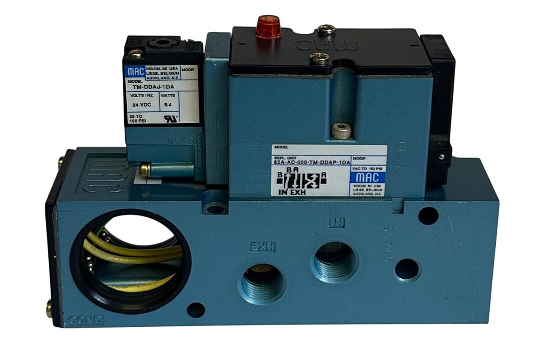 NEW MAC 82A-AC-000-TM-DDAP-1DA / 82A-0A-BKA SOLENOID VALVE AND BASE TM-DDAJ-1DA