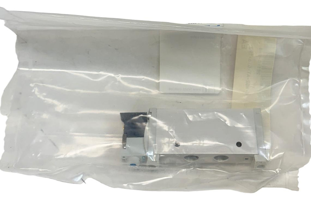 NEW FESTO VUVG-L14-M52-AT-G18-1P3 / 566499 5/2 SOLENOID VALVE 24VDC 14mm NSFS