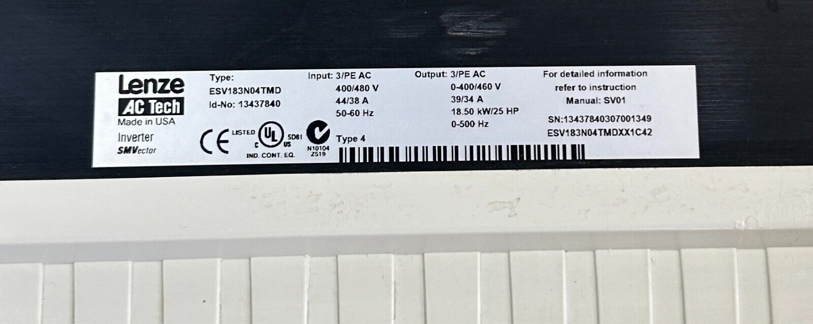 LENZE AC TECH ESV183N04TMD / 13437840 SMVector DRIVE 18.5kW/25HP 400/480V USNP
