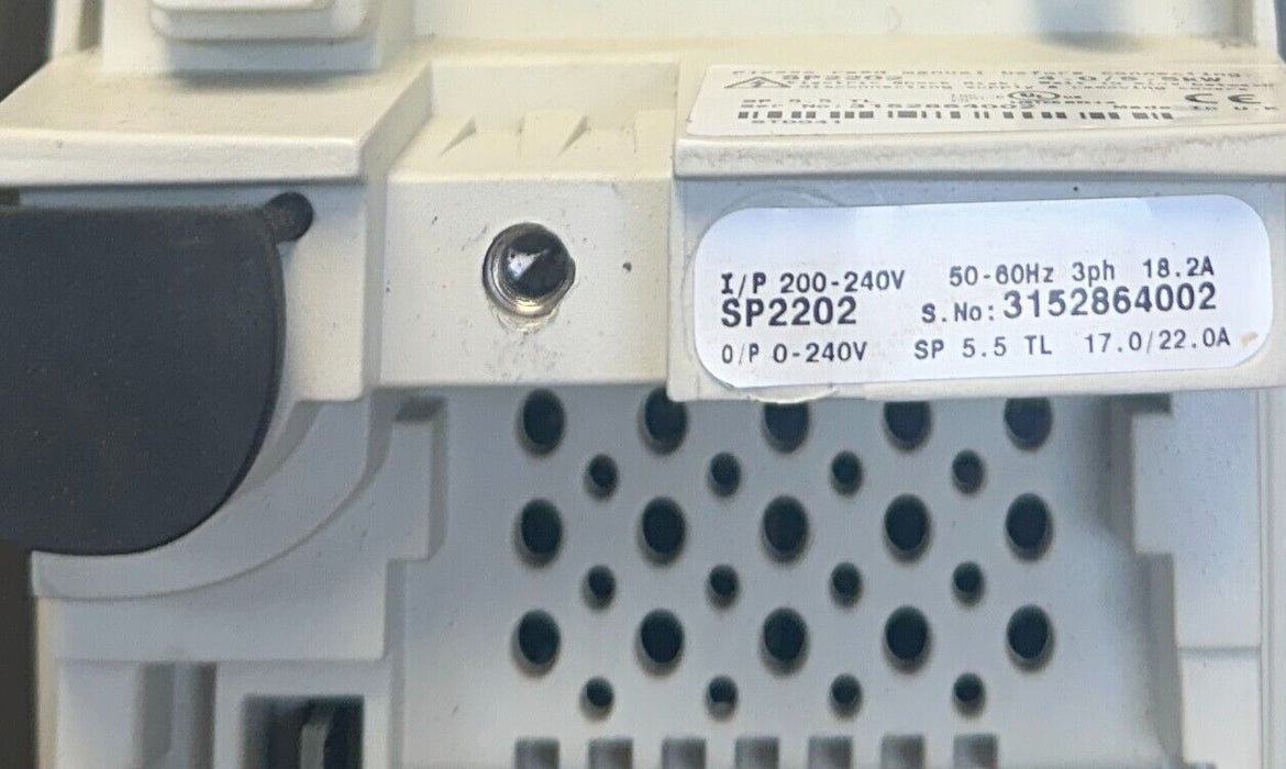 CONTROL TECHNIQUES SP2202 UNIDRIVE 200-240VAC 4/5.5kW 5/7.5HP 3PH 18.2A USNP