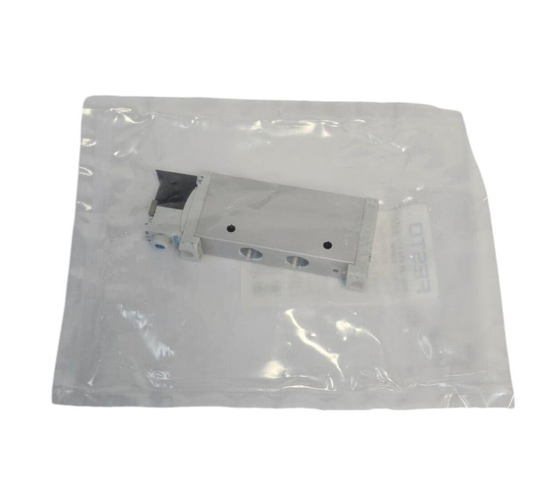NEW FESTO VUVG-L14-M52-AT-G18-1P3 AIR SOLENOID VALVE 566499