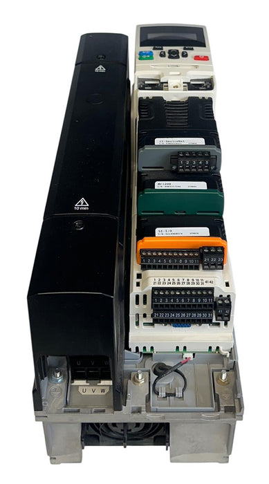 CONTROL TECHNIQUES M700-054 00300 A / M700 UNIDRIVE 20/20HP 380-480V 3PH USNP