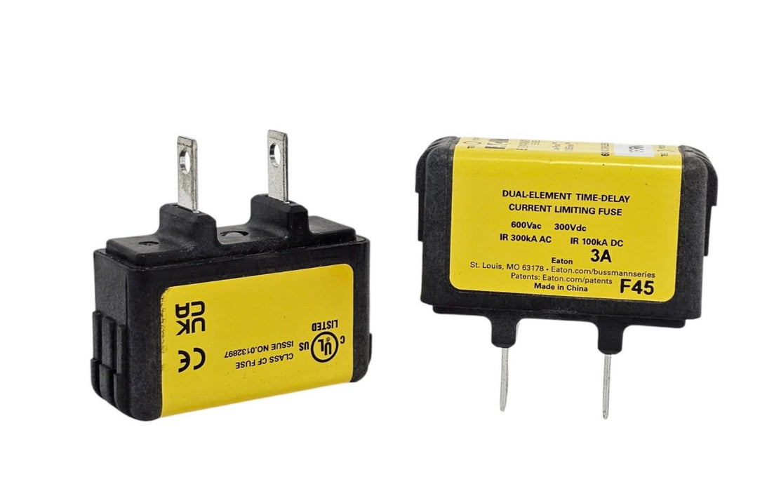 LOT OF 2 NEW EATON BUSSMANN TCF3RN LOW-PEAK CUBEFUSES 300 VDC & 600 VAC 3 AMP