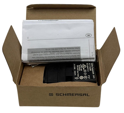 4 SCHMERSAL AZ 17-02ZRK / 196399 / 101133968 SAFETY SWITCHES W/ ACTUATORS NSMP