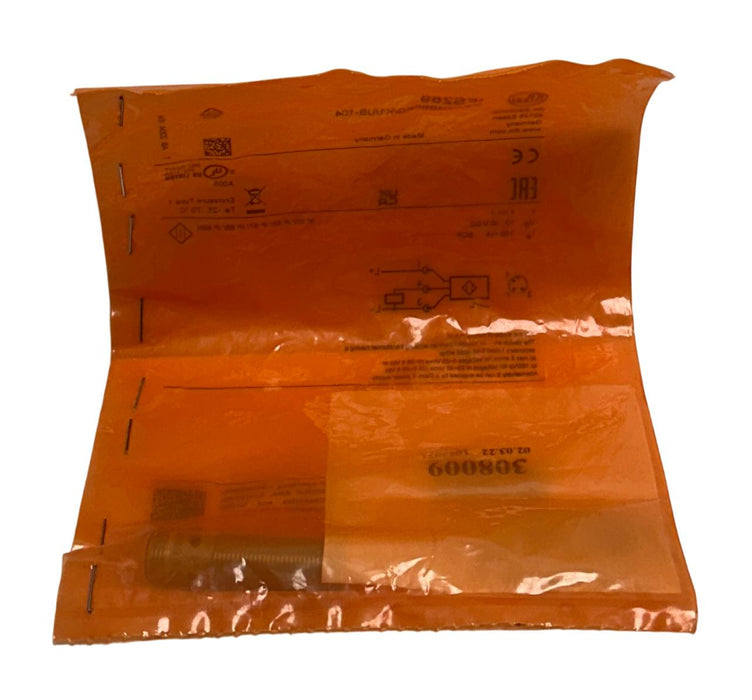 IFM IFB3004BBPKG/K1/US-104 / IFS289 INDUCTIVE PROXIMITY SENSOR 10-30VDC NSFS