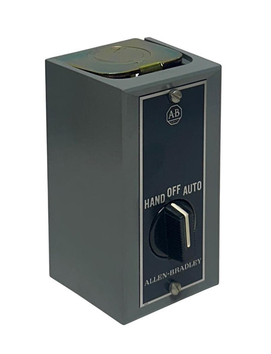 2 ALLEN BRADLEY 800S-R3SX /M BULLETIN 800S SELECTOR SWITCH STATIONS 3-POS NSMP