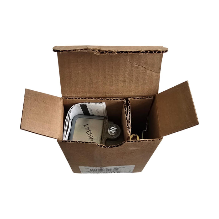 JOHNSON CONTROLS V11HAA-100 3-WAY SOLENOID AIR VALVE 120V/COIL 30PSI 1/8NPT NSMP