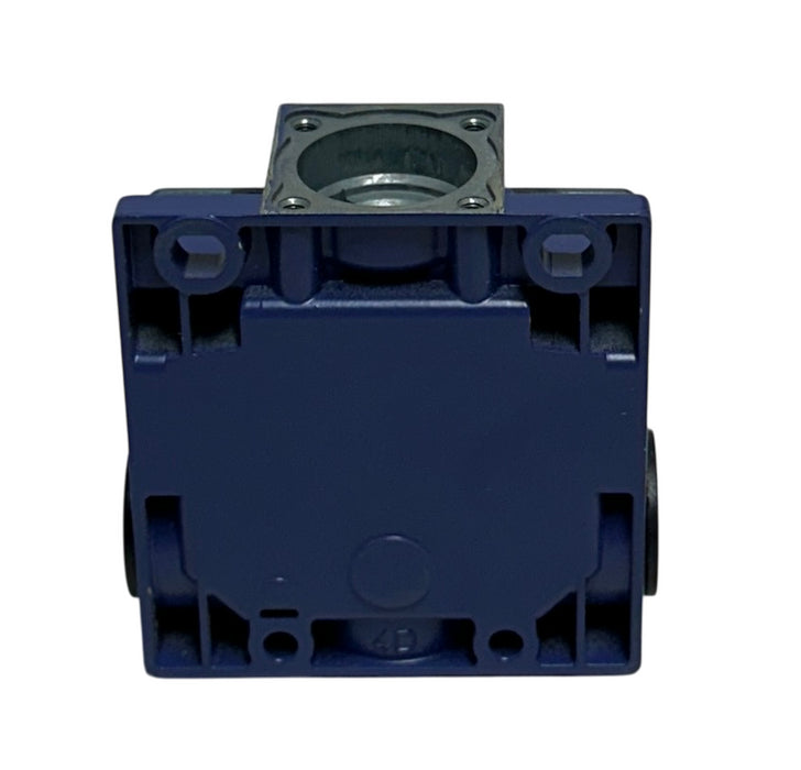 TELEMECANIQUE ZCKM1 / XCKM LIMIT SWITCH BODY 240VAC 3A OEM NSMP