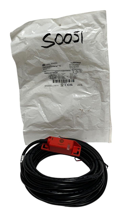 ALLEN BRADLEY 440N-Z21SS2B /B SensaGuard NON-CONTACT SWITCH 24VDC 10M NSMP *READ