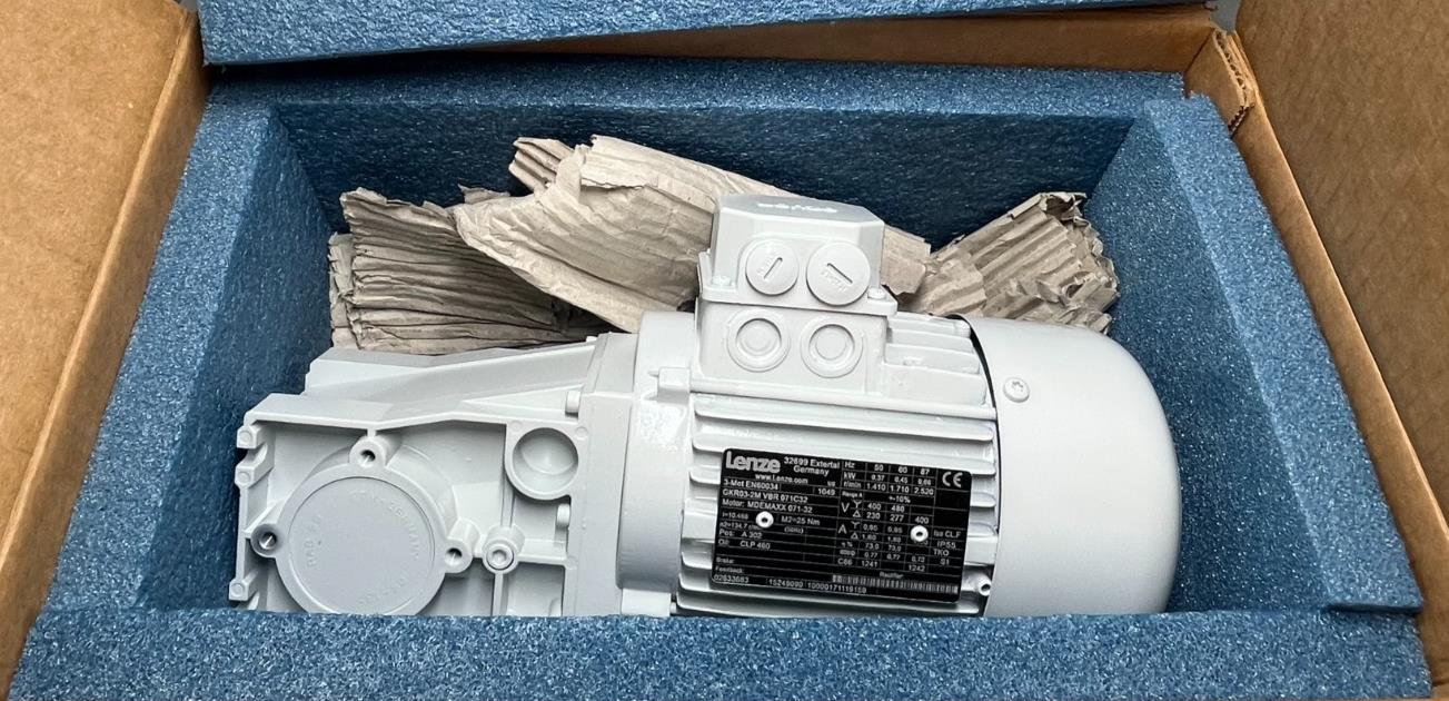 LENZE GKR03-2M VBR 071C32 Geared Motor 1.5 HP 1.1 kW 230/460V 3-Ph Helical-Worm
