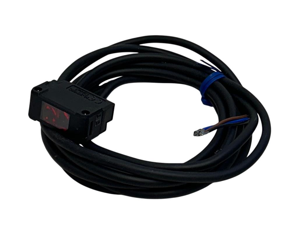 KEYENCE PZ-G101N / PZG101N Square Reflective Sensor 10-30VDC RED LED 200mm NSNP