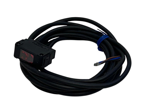 KEYENCE PZ-G101N / PZG101N Square Reflective Sensor 10-30VDC RED LED 200mm NSNP