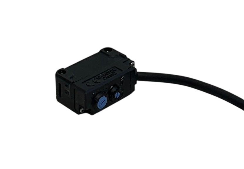 KEYENCE PZ-G101N / PZG101N Square Reflective Sensor 10-30VDC RED LED 200mm NSNP