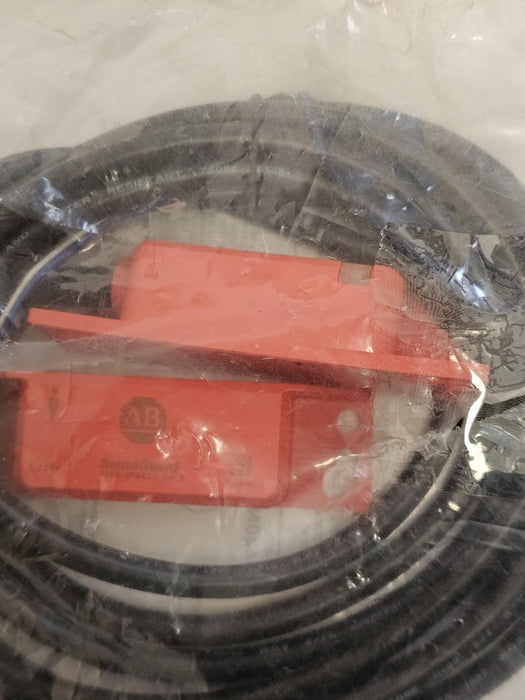NEW ALLEN BRADLEY 440N-Z21SS2A SENSAGUARD NON-CONTACT SWITCH 440NZ21SS2A SER. B