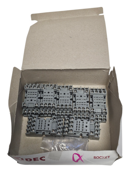 BOX OF 7 NEW IDEC SY4S-05C RELAY SOCKETS SY4S05C 14 POSITION 7AMP 4 POLE 300V