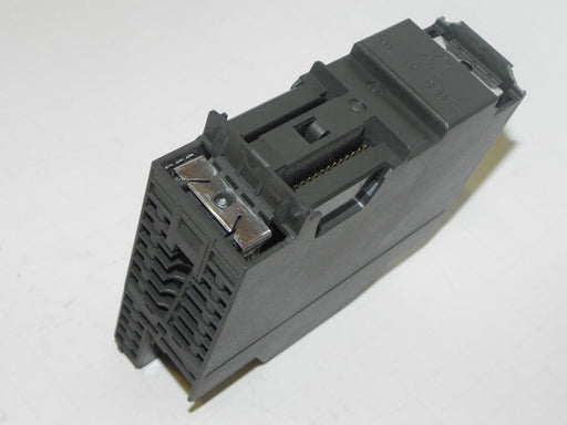 SIEMENS 6ES7-322-1HH00-0AA0 OUTPUT MODULE 16POINT 6ES73221HH000AA0