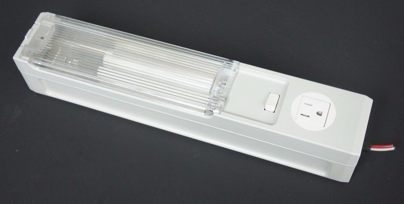 NEW WIEGMANN WKL025SWLT120 LIGHT,RECEPTACLE & COVER,120V, P/N: 02505.9-02