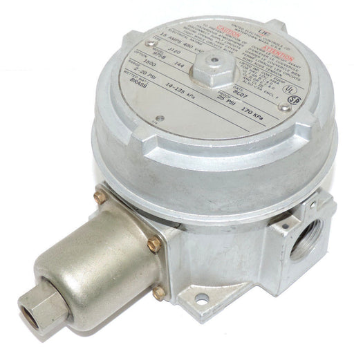 UNITED ELECTRIC CONTROLS CO. J120-9758-144 PRESSURE SWITCH 15AMPS, 480VAC