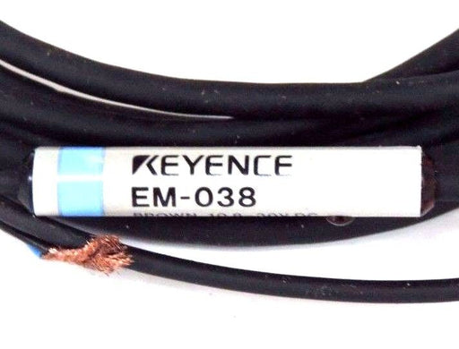 NEW KEYENCE EM-038 PROXIMITY SWITCH AMP-IN-CABLE EM038