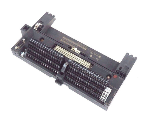 NEW SIEMENS 6ES7-193-0CB30-0XA0 BLOCK TERMINAL ET200B TB4/3 3W SPRING 32CH