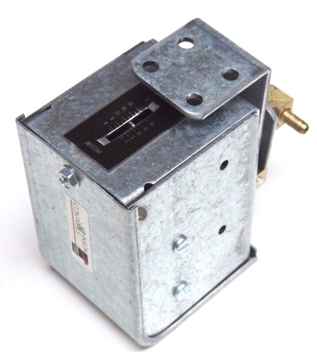 NIB JOHNSON CONTROLS P10BC-7C LOW PRESSURE CONTROL RANGE: 3 / 20 PSIG P10BC7C