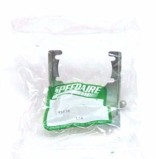 BOX OF 16 NEW SPEEDAIRE 4Z032 MOUNTING BRACKETS