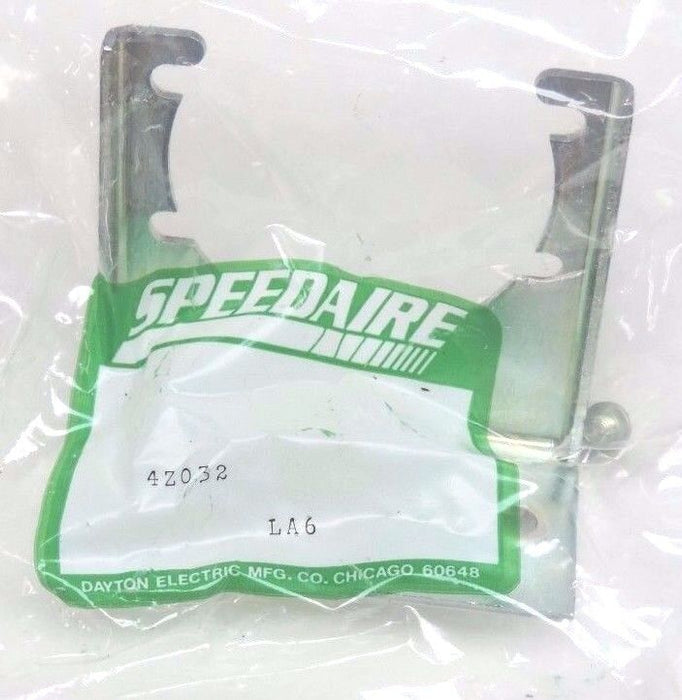 BOX OF 16 NEW SPEEDAIRE 4Z032 MOUNTING BRACKETS