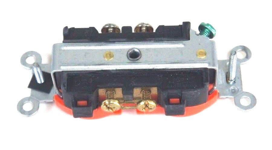 BOX OF 10 NEW LEVITON CR20-C DUPLEX RECEPTACLES STRAIGHT BLADE CR20C